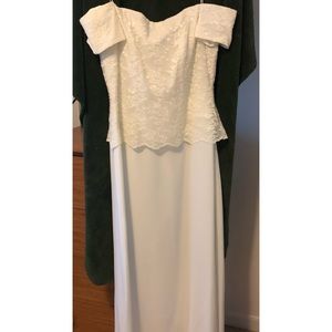 Beautiful Ivory full length off shoulder dress by Catchet